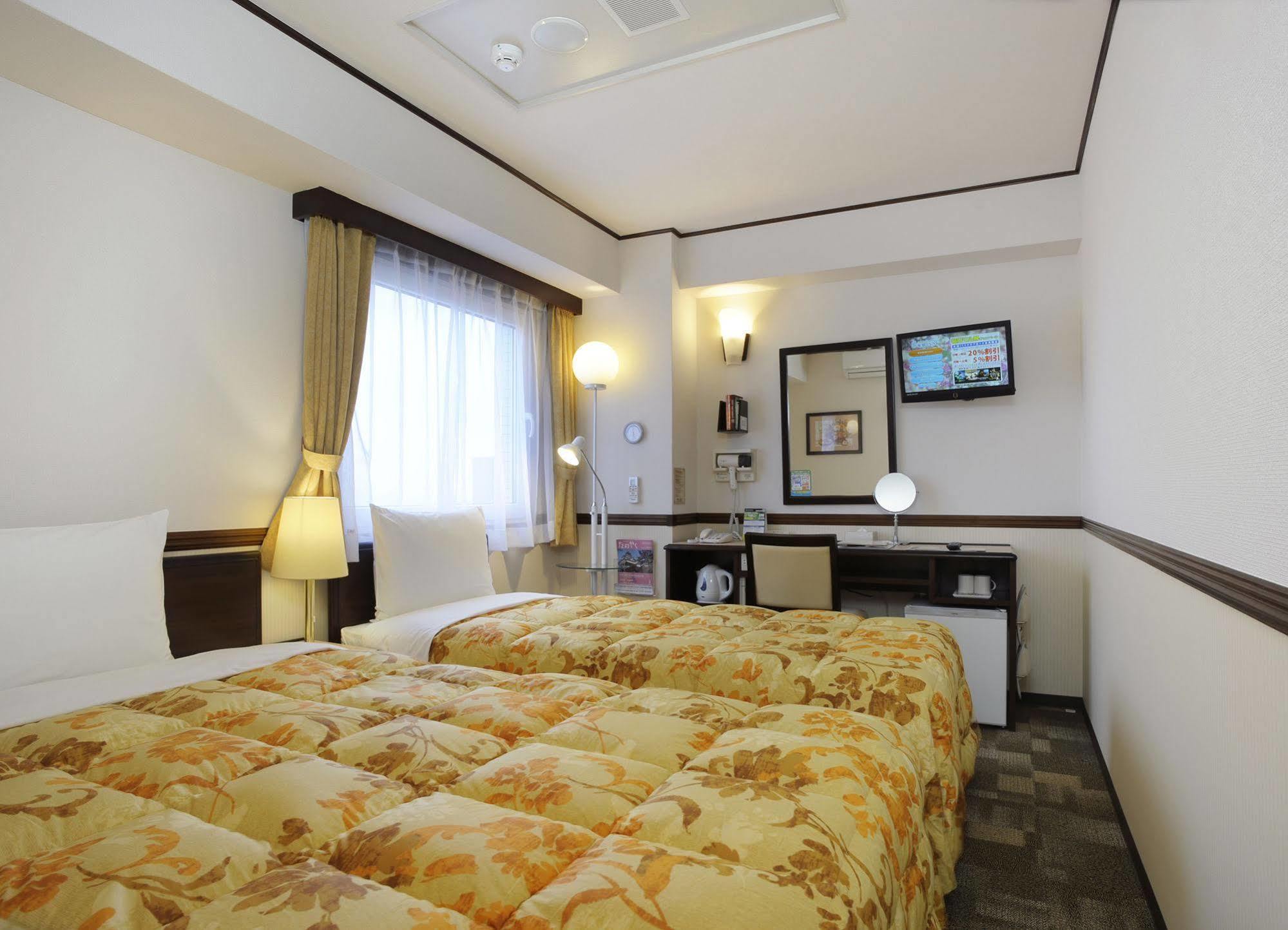 Toyoko Inn Kofu-Eki Minami-Guchi No.1 Esterno foto